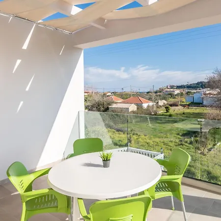 The Serene Retreat 티실리비